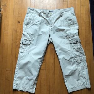 Tommy Hilfiger khaki capris